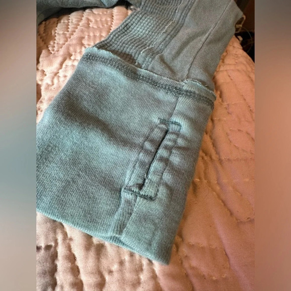 We The Free People NWT Drop The Mic oversized Thermal in silver pine sz M 37”p2p - Picture 6 of 10